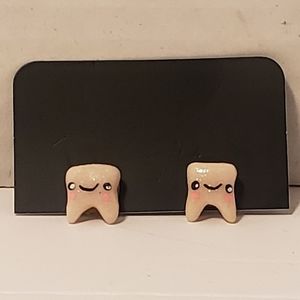 NWOT Handmade Kawaii Teeth Stud Earrings